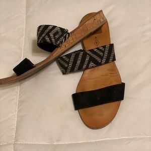 DV strapped sandals